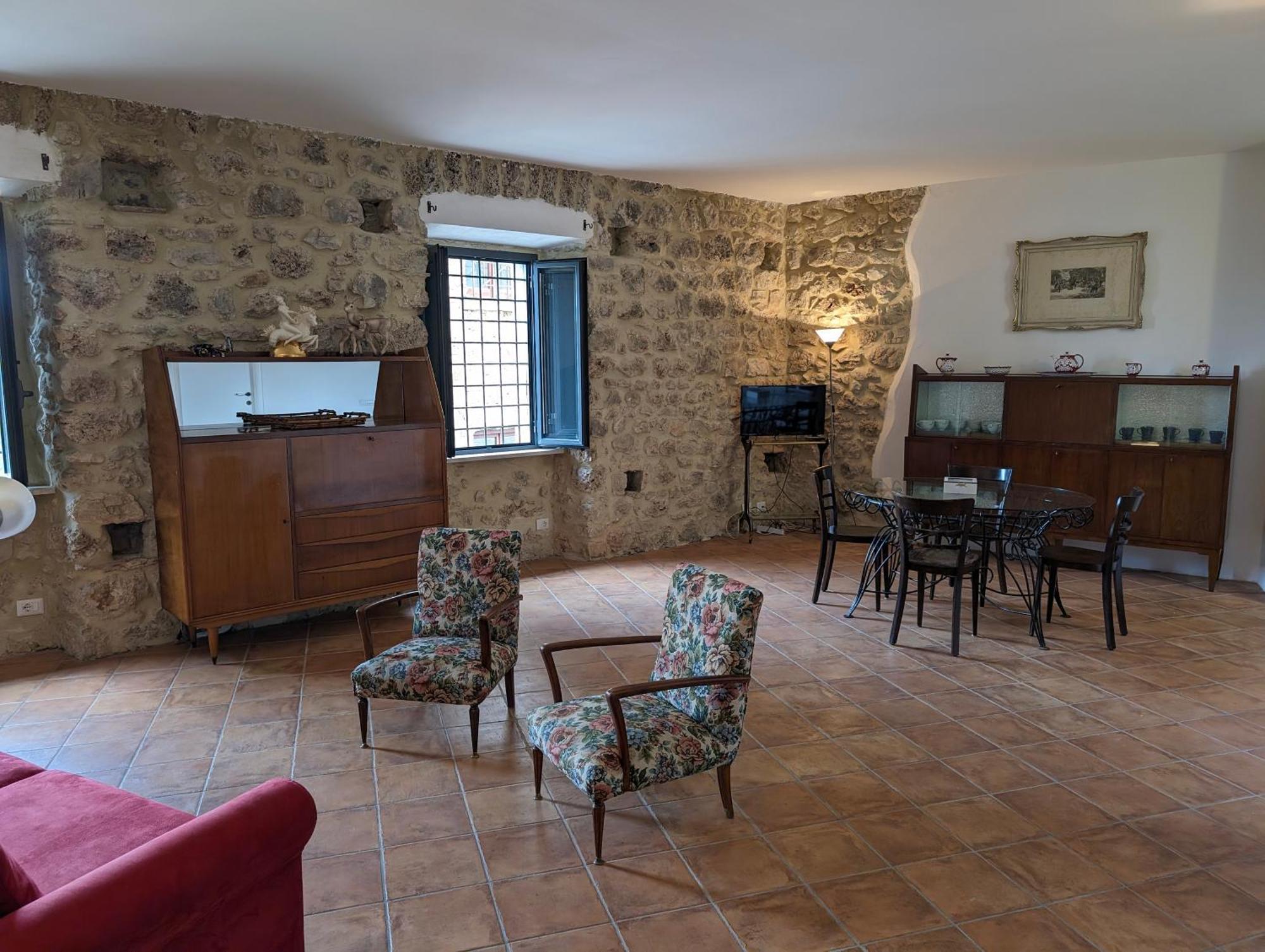 La Grotta Apartment *